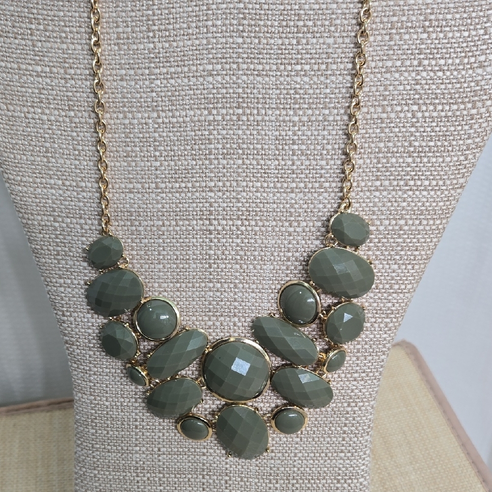 Green and Gold Necklace with Elegant Design
